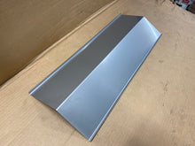 Load image into Gallery viewer, 800/900 Manifold Cover with grease Lip