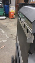 Load and play video in Gallery viewer, 1050 Rear Vent Slide